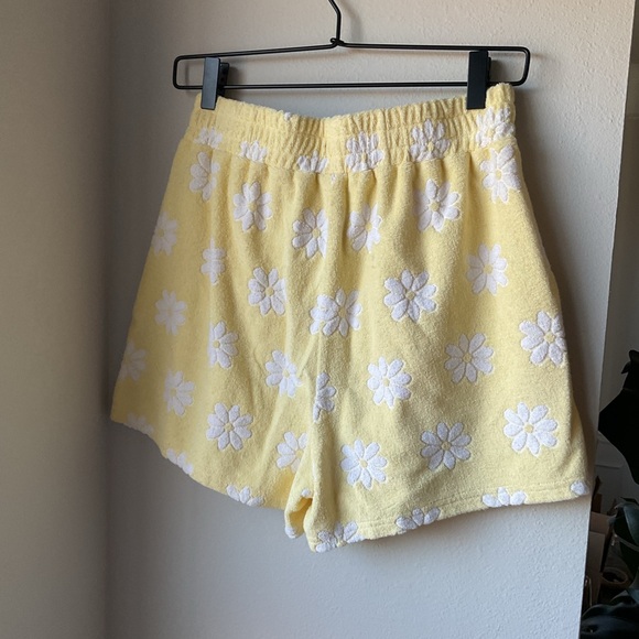 YLLW The Label Terri Cloth Daisy Women's Shorts - Picture 3 of 4